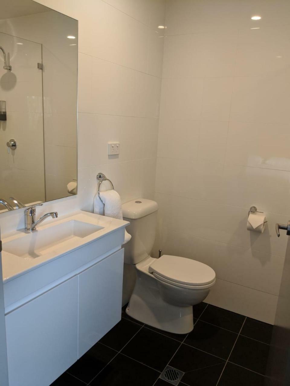 Kingsgrove Hotel シドニー エクステリア 写真